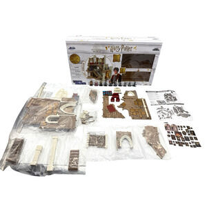 HARRY POTTER Wizarding World Gryffindor Tower Playset w/ Metal Figures Complete